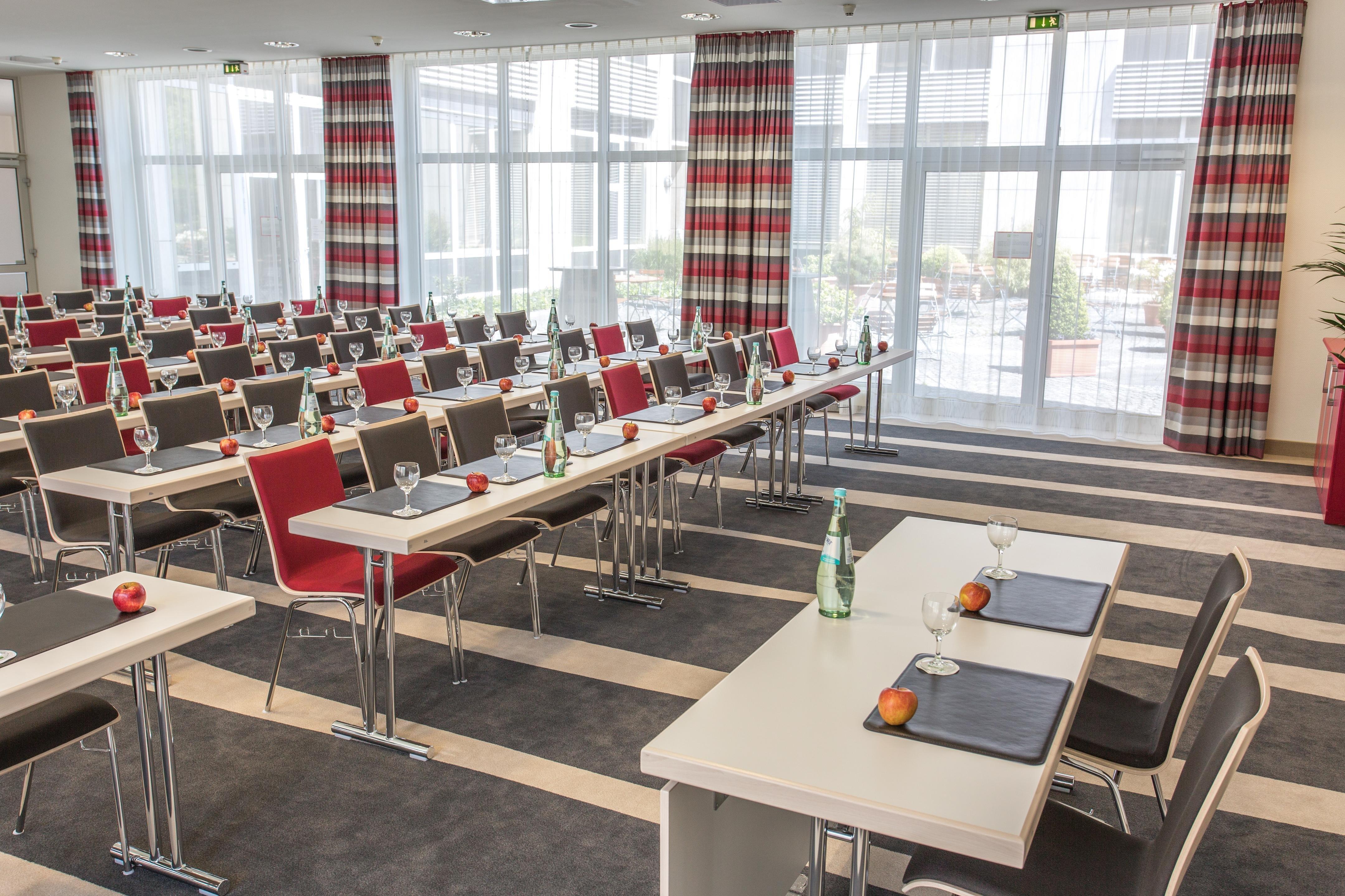 Holiday Inn Duesseldorf-Neuss By Ihg Exterior photo